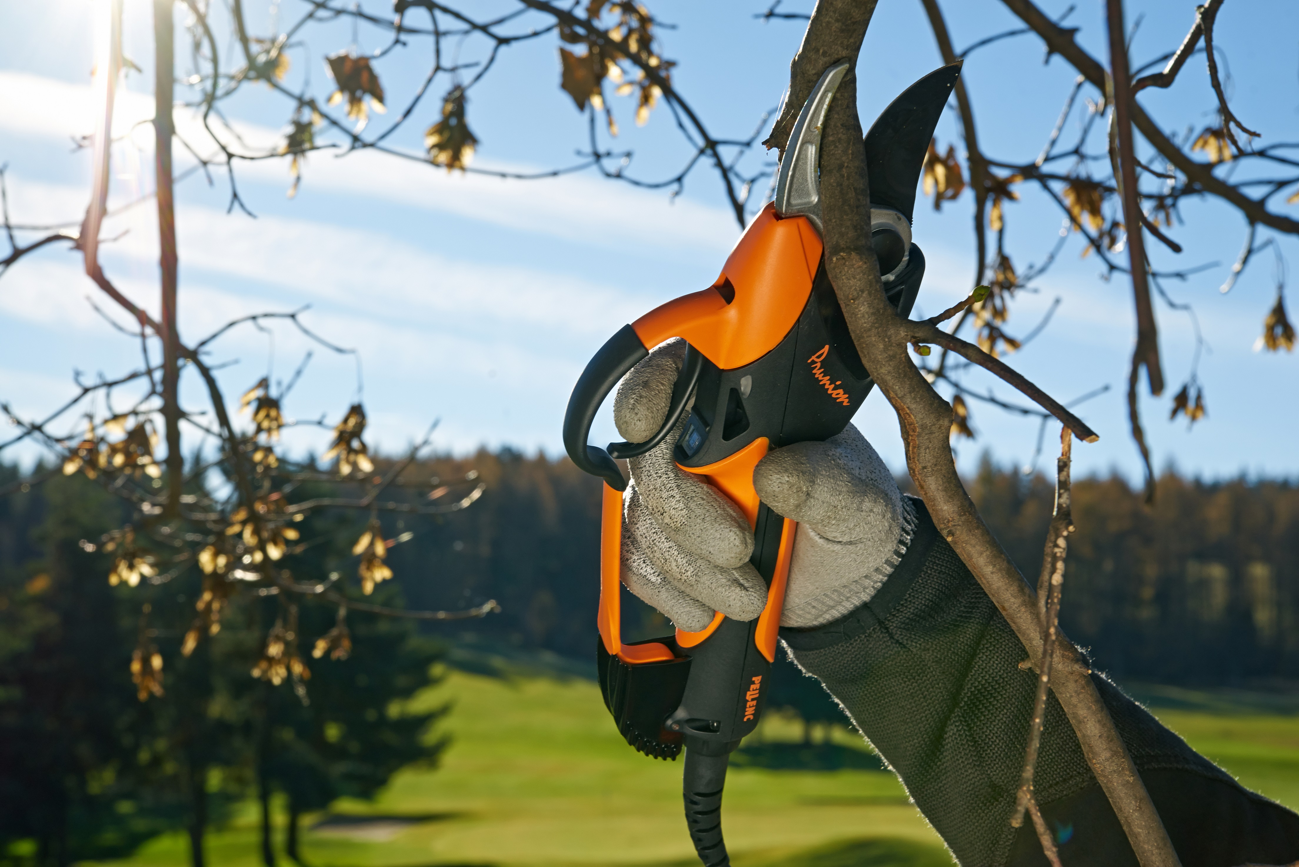 Pellenc Launches Two new Battery Powered Pruning Shears